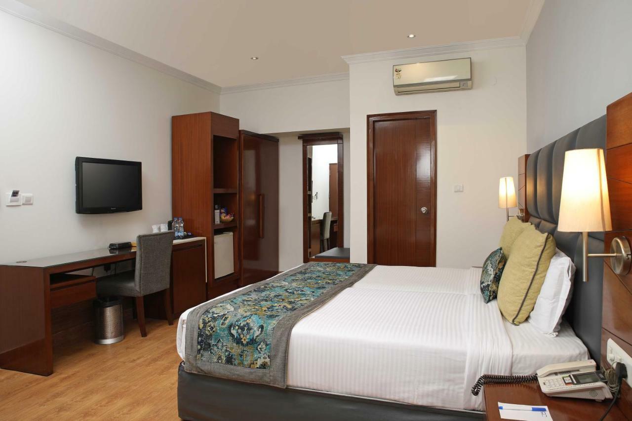 होटल Ahuja Residency Sunder Nagar New Delhi